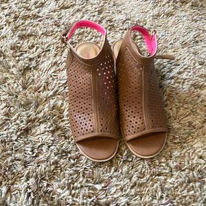 1 inch kids heel brown, tan, pink